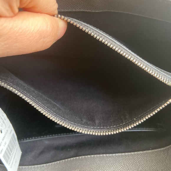 YSL Handbag - Picture 14 of 15